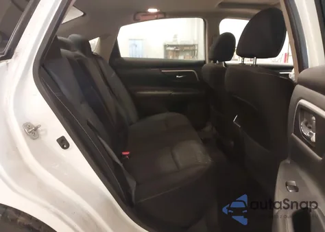 2017 Nissan Altima 2.5 Sv z USA, uszkodzony, nr VIN 1N4AL3AP5HC137346